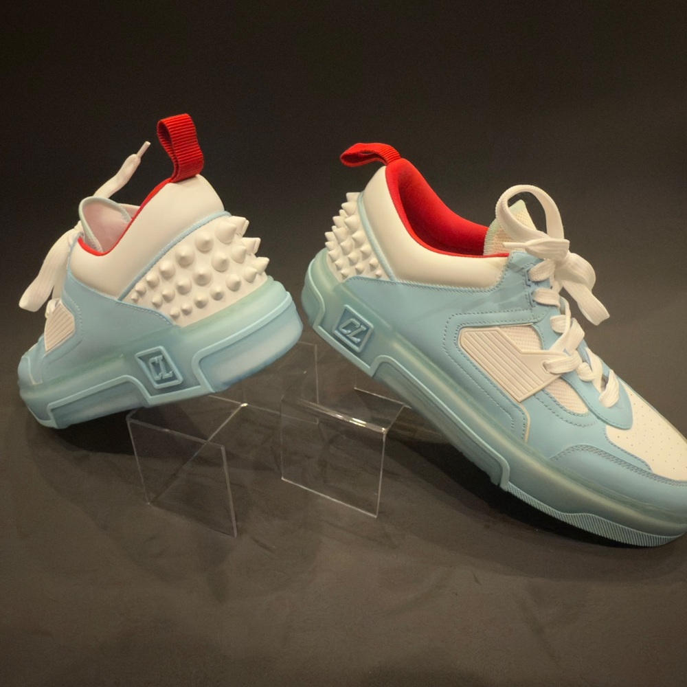 Christian Louboutin
ASTROLOUBI FLAT
Color: mineral blue/white - Picture 2 of 5